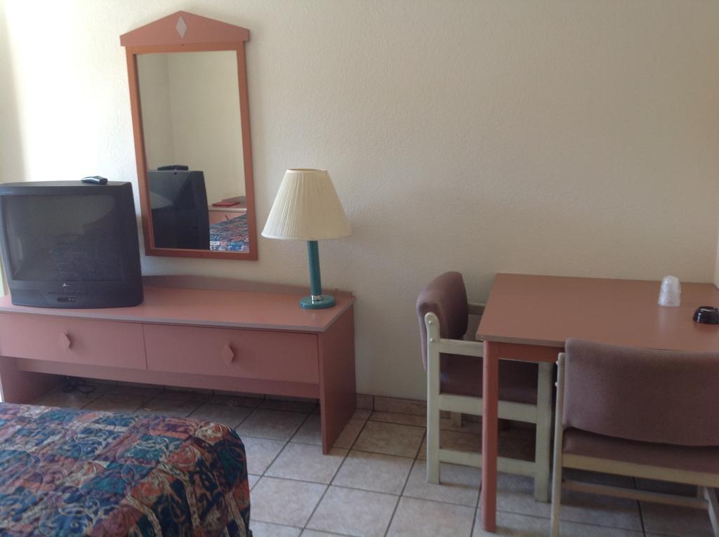 Redwood Motel チャンドラー 部屋 写真